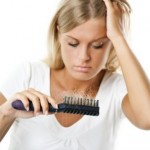 Những nguyên nhân gây tóc rụng và giải pháp điều trị rụng tóc
