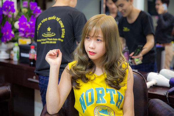 nhuộm mầu vàng rêu